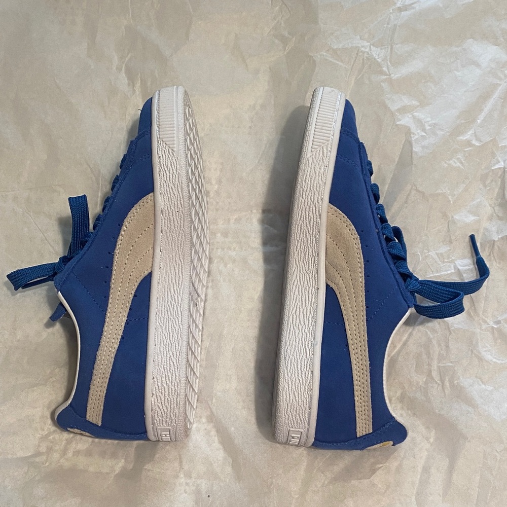 NWT Puma Blue and Cream Suede Sneakers (SIZE 6) - Picture 4 of 8